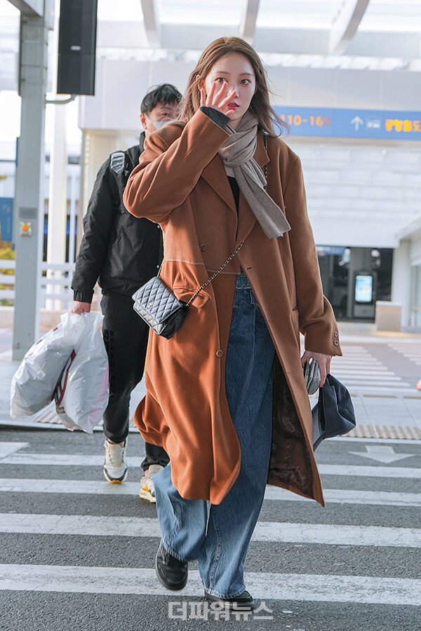 이성경,인천국제공항출국