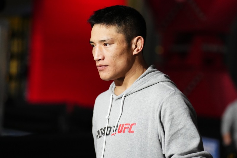 카이원에 승리를 거두고 ROAD TO UFC에서 우승한 이자.(사진=한국 미디어 커뮤니케이션)