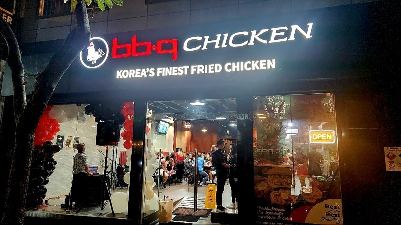 BBQ, 코스타리카 연이어 출점