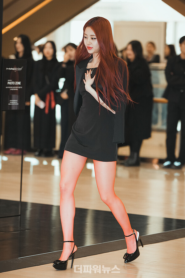 르세라핌허윤진,포토월행사