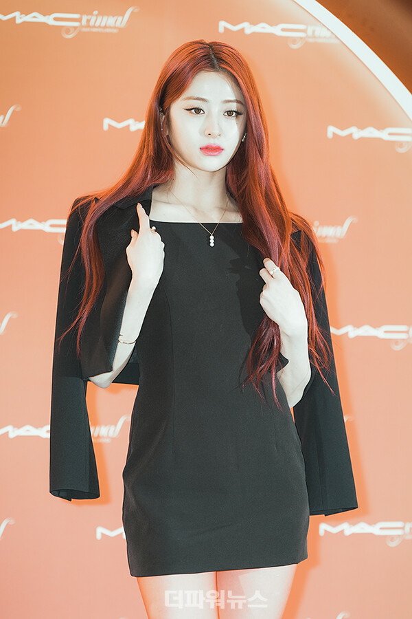 르세라핌허윤진,포토월행사