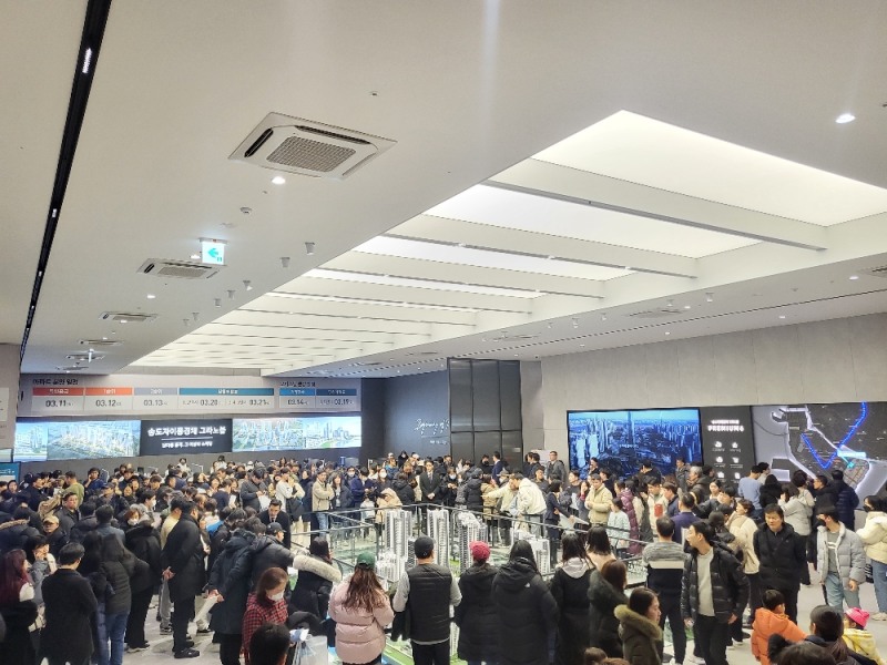 견본주택 집객 모습.(사진=GS건설)