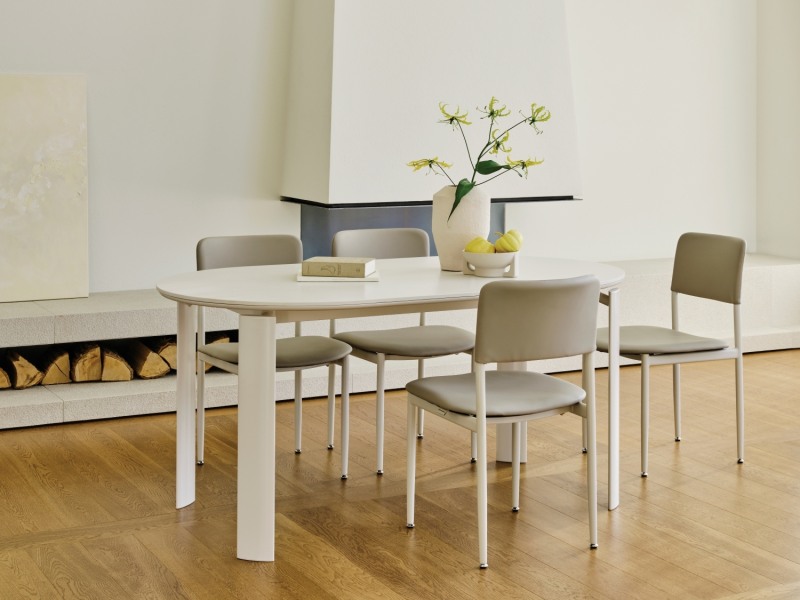 라모 스틸 4인 세라믹 타원형 식탁 화이트마블 컬러 이미지. (사진=한샘 )