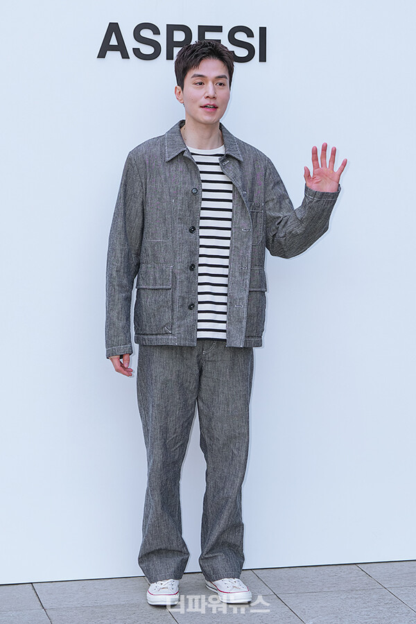 이동욱,포토월행사