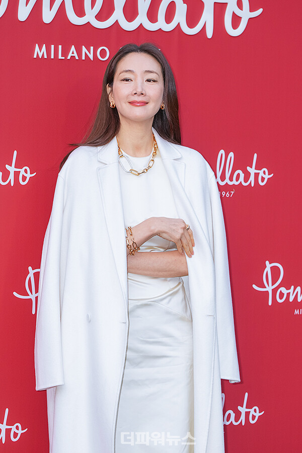 최지우,포토월행사