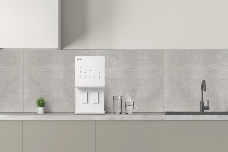 코웨이 "냉온수 동시 추출하는 '엘리트 정수기'로 '시성비' 고려해야"