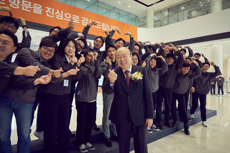 한화 김승연 회장, 한화에어로 대전 R&D 캠퍼스 방문