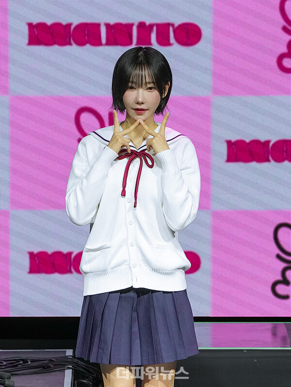 QWER마젠타,미니1집'MANITO'(마니또)쇼케이스