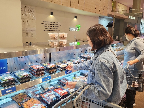 롯데百, 잠실점에 ‘맛있는 찬’ 오픈