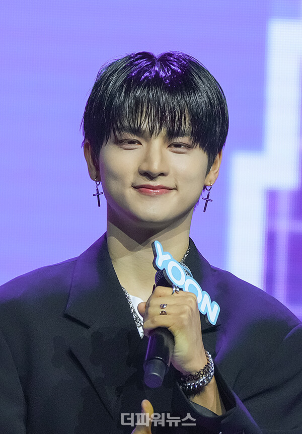 나우어데이즈(NOWADAYS)윤,첫번째싱글쇼케이스