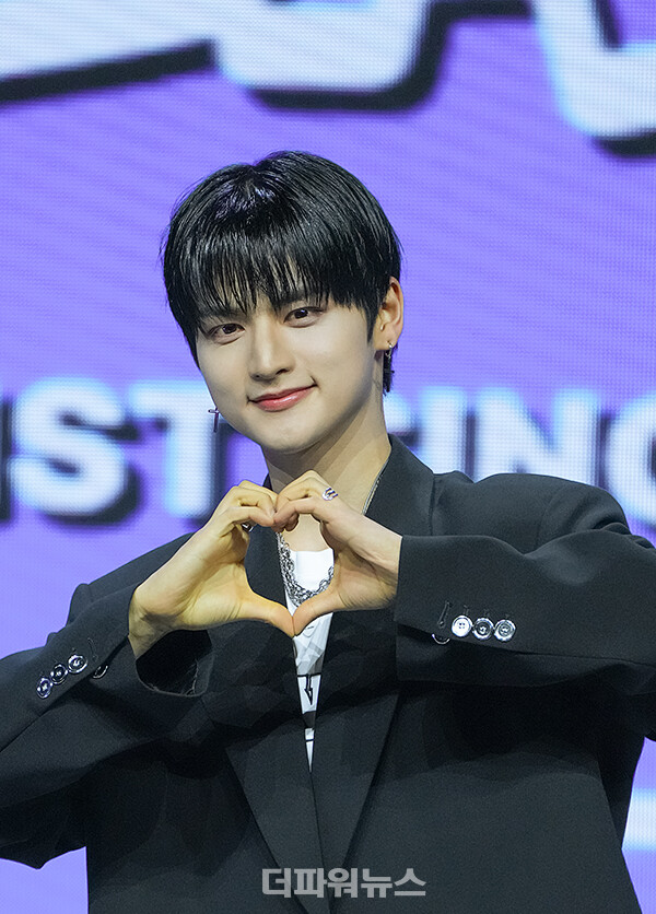 나우어데이즈(NOWADAYS)윤,첫번째싱글쇼케이스