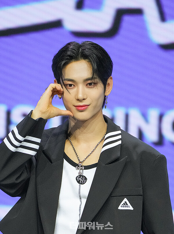 나우어데이즈(NOWADAYS)시윤,첫번째싱글쇼케이스