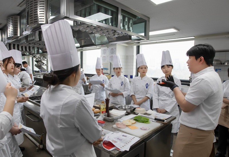 신세계푸드, ‘베러클래스’ 실시