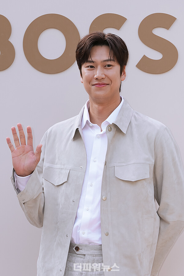 나인우,포토월행사