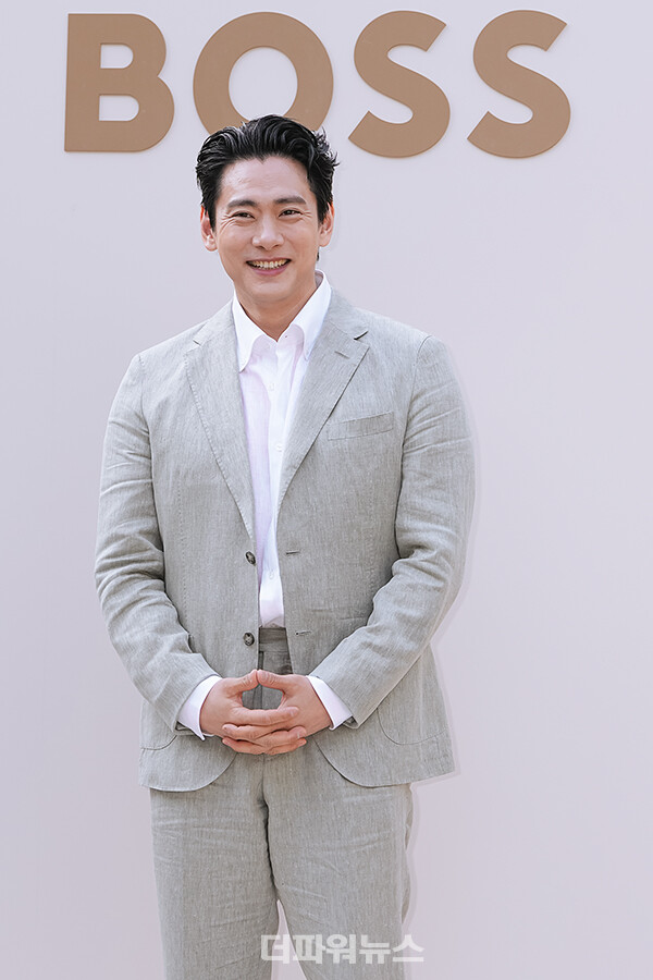 유태오,포토월행사