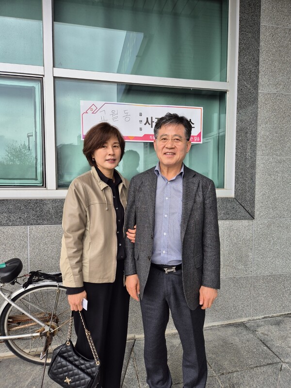 ▲정성주김제시장이제22대총선사전투표첫날인5일교월동사전투표소에서국민의소중한권리를이행했다.(사진=김제시)