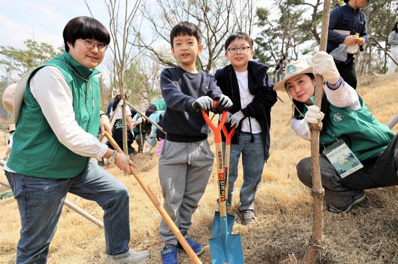 스타벅스, 식목일 기념 종묘 식재 행사 진행