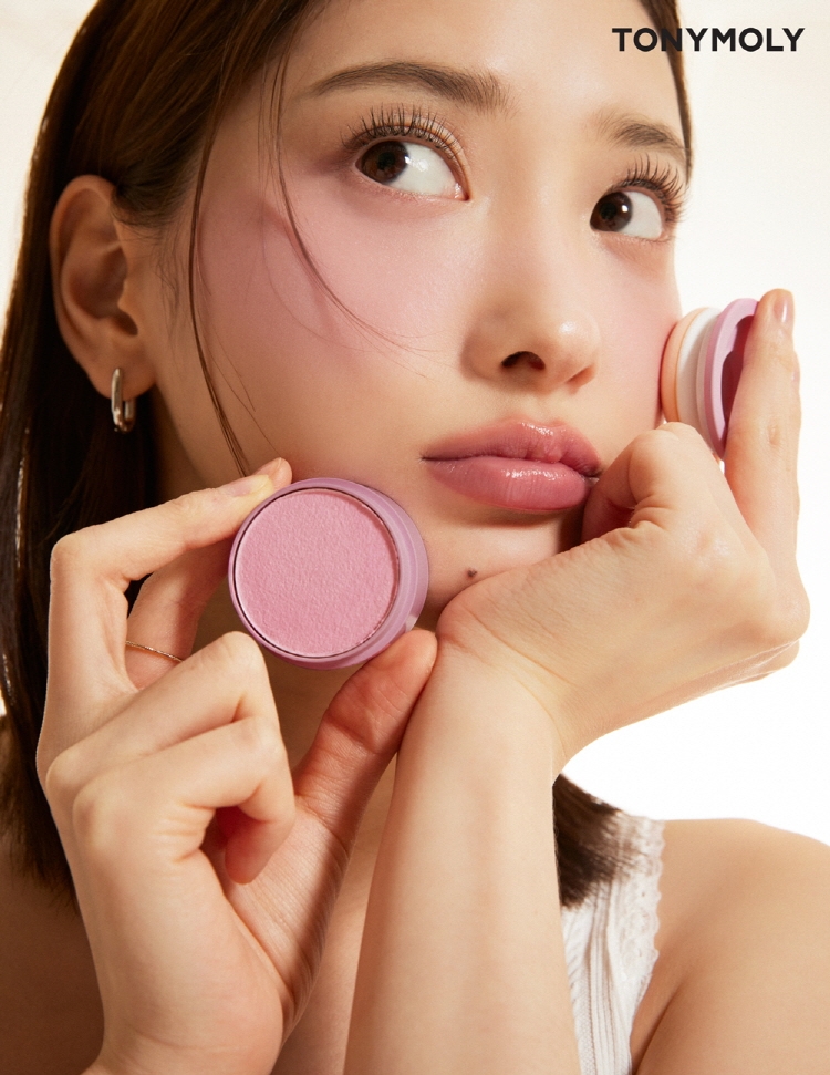 토니모리, 봄 무드를 가득 담은 화사하고 다채로운 '치크톤 젤리 블러셔' 신규 컬러 4종 출시 이미지.(사진=토니모리)