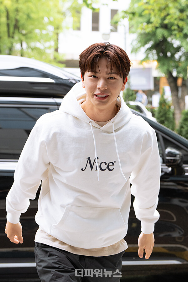 육성재,'싱크로유'녹화출근길