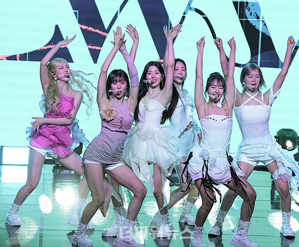 비웨이브,미니앨범쇼케이스