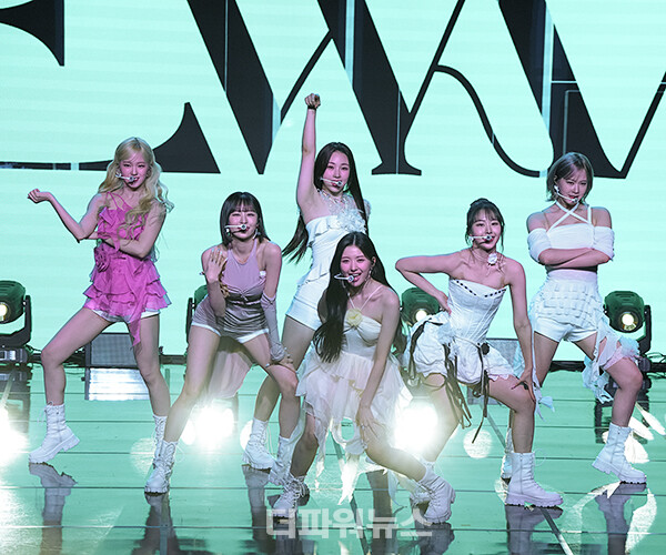 비웨이브,미니앨범쇼케이스