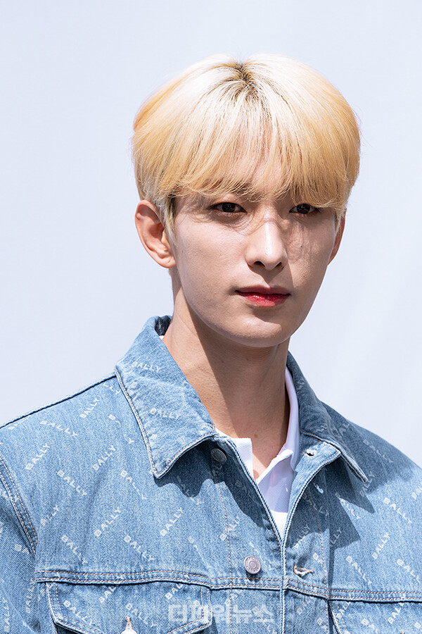 세븐틴도겸,포토월행사