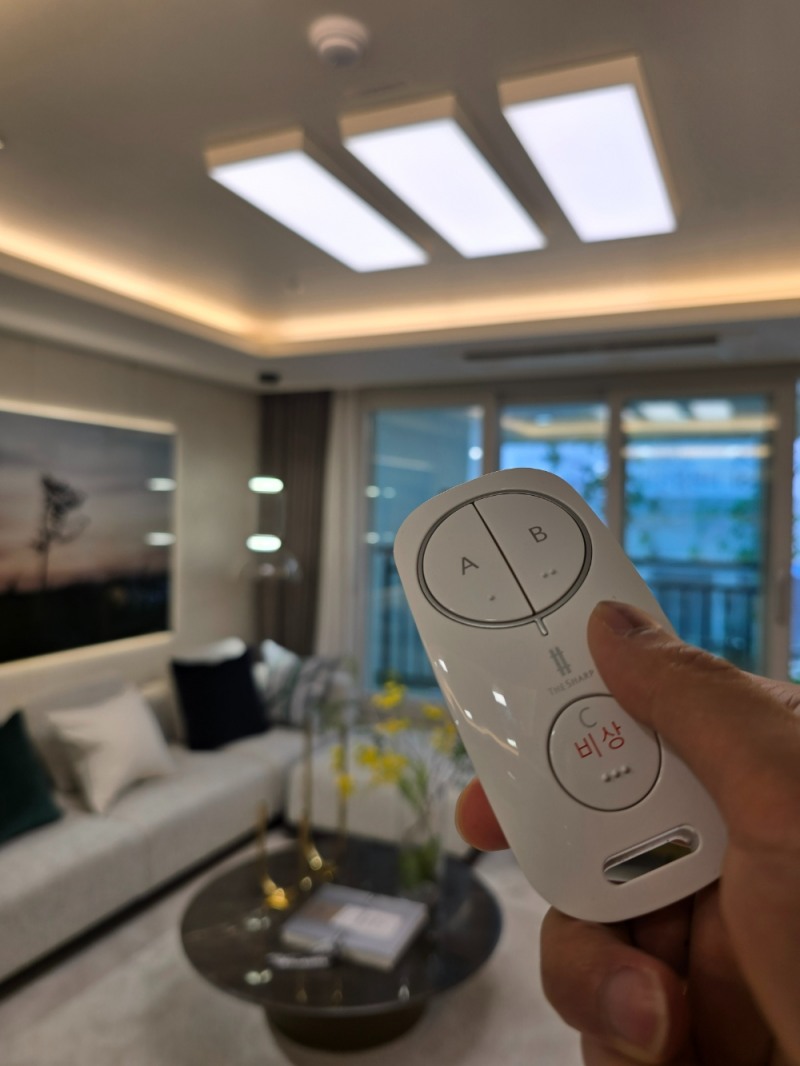 원클릭 리모콘.(사진=포스코이앤씨)