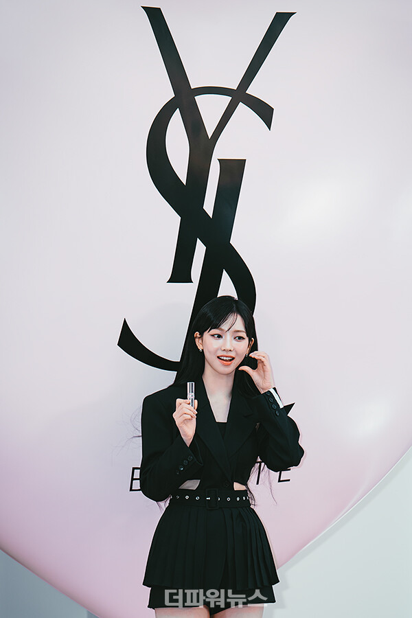 에스파카리나,포토월행사