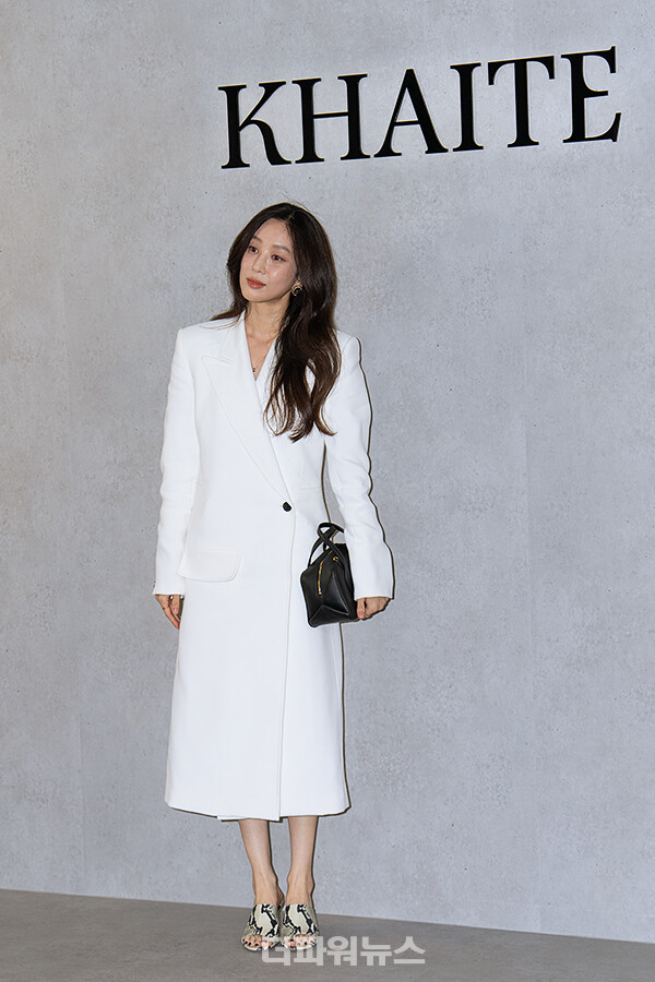 려원,포토월행사