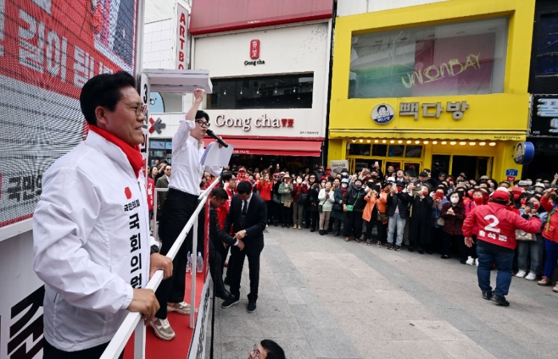 국민의힘, 원내대표 경선 수도권 3선 송석준 첫 출마선언... 이종배·추경호·성일종 고심