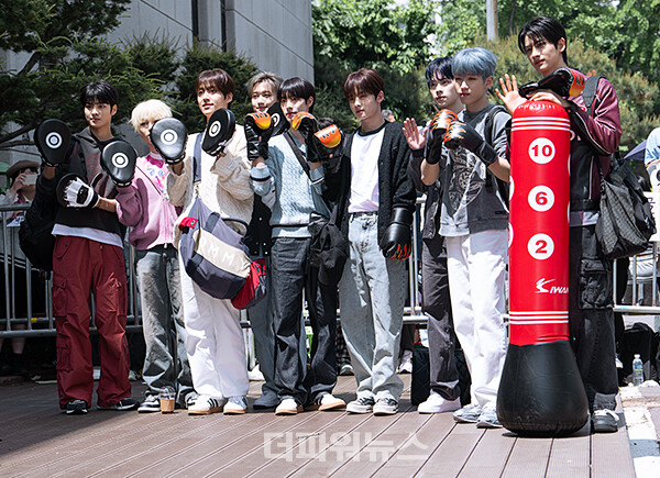 유나이트,뮤직뱅크출근길