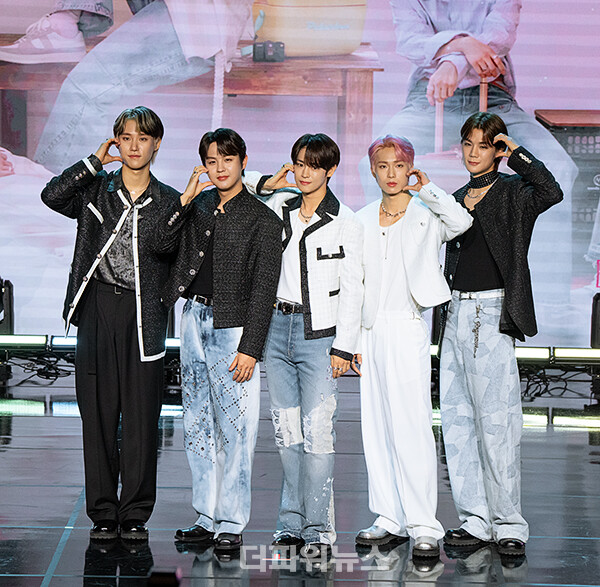 어센트,쇼케이스