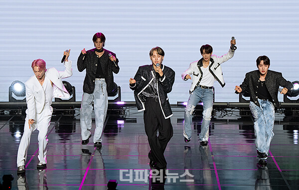 어센트,쇼케이스