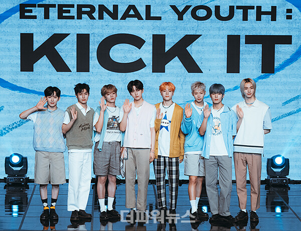 휘브(WHIB),두번째싱글쇼케이스