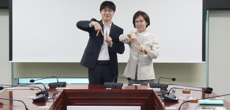 이인선 (오른쪽) 국회의원과 네이버 클라우드 하정우 센터장 (사진=의원실)