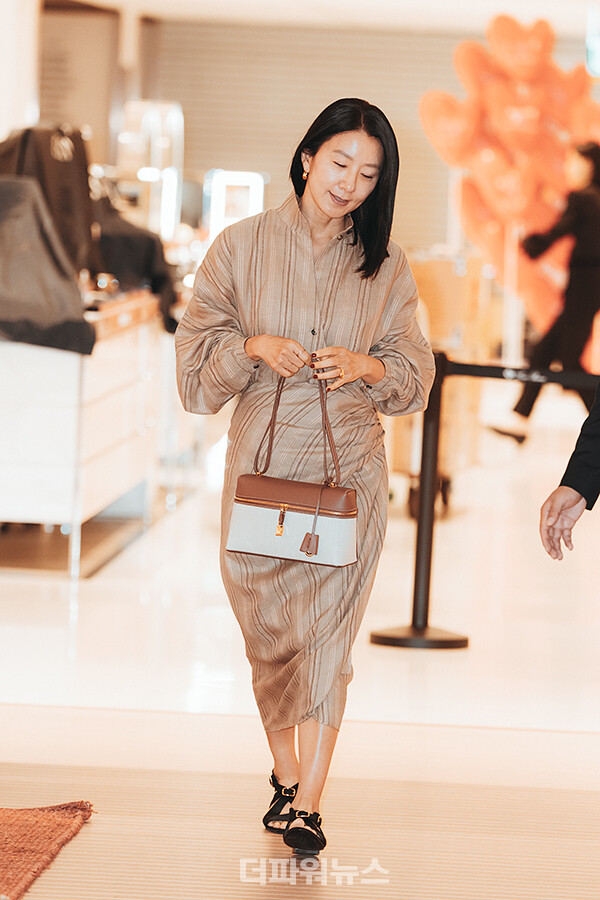 김희애,포토월행사