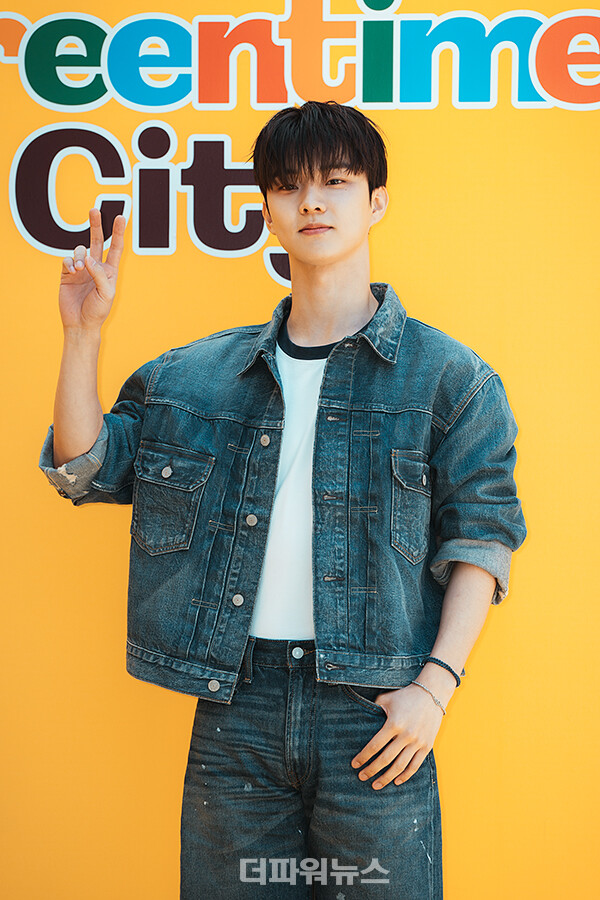 더보이즈큐,포토월행사