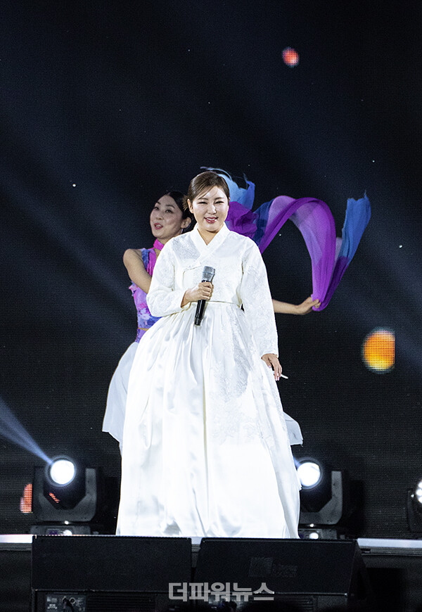 송가인,'2024코리아온스테이지'공연