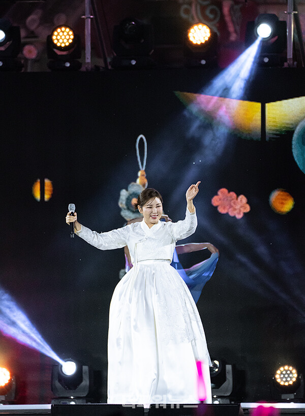 송가인,'2024코리아온스테이지'공연