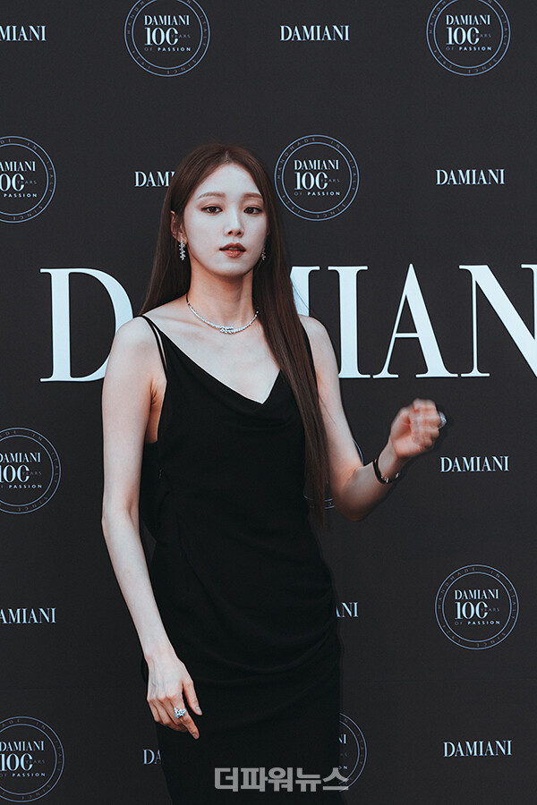 이성경,포토월행사