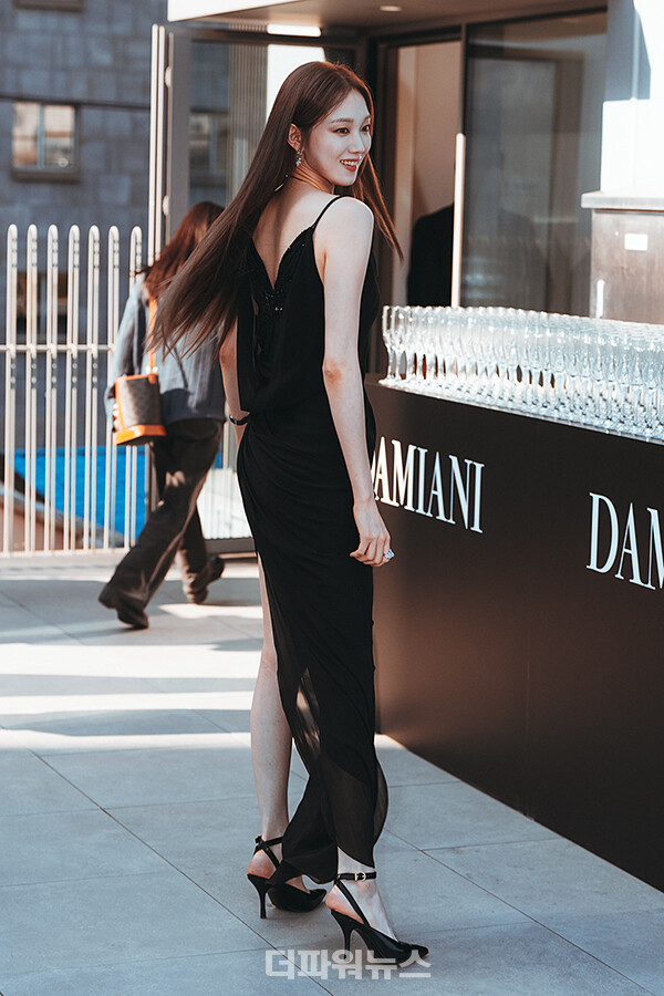 이성경,포토월행사