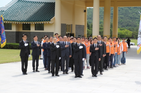 한화 충청지역 봉사단, 묘역 정화활동 진행