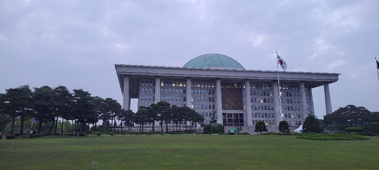 국회 본관 (사진=로이슈 이상욱 기자)