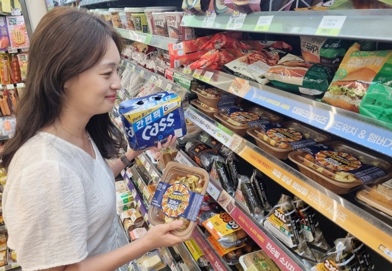 CU, 카스와 손잡고 닭강정 선보여