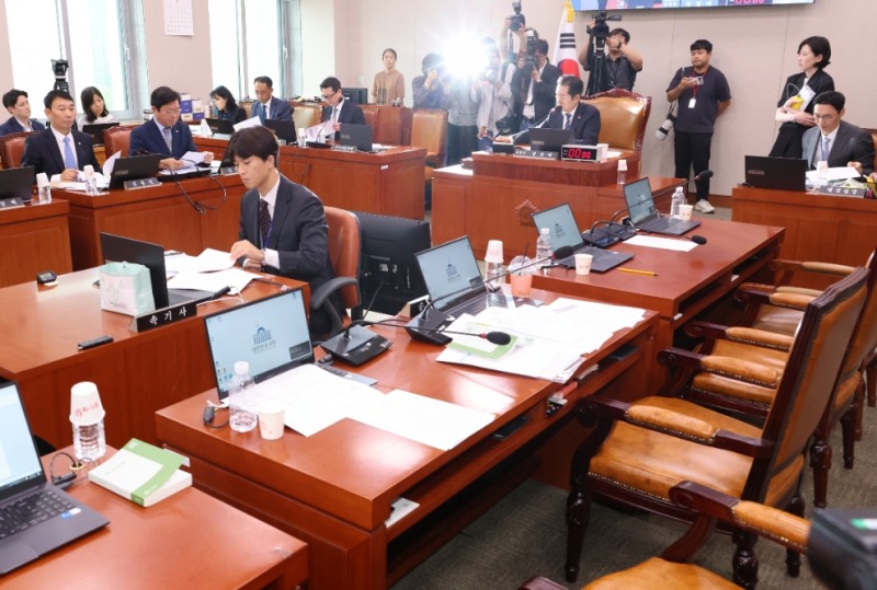 국회, 법사위 '검사 탄핵'·청문회 개최... 증인 대거 불참