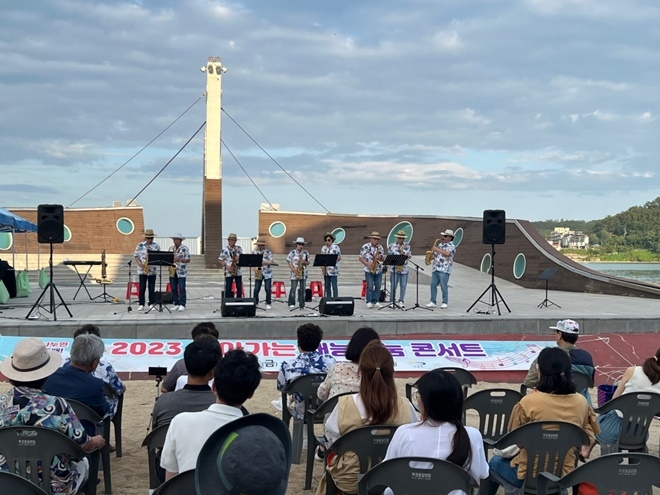 지난해 개최한 찾아가는 재능나눔콘서트 모습.(제공=부산 기장군)