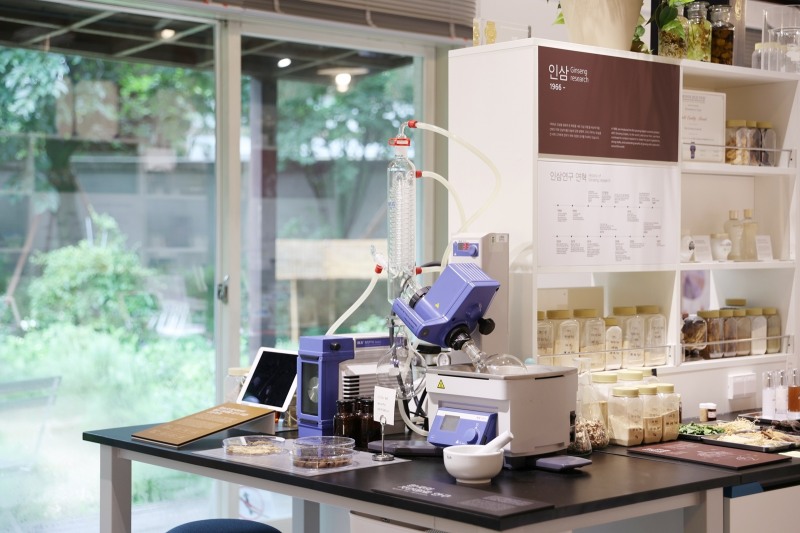 아모레퍼시픽, '뷰티 과학자의 집' 전시 진행