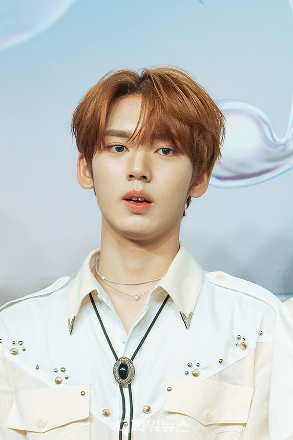 제로베이스원한유진,2024SBS가요대전블루카펫