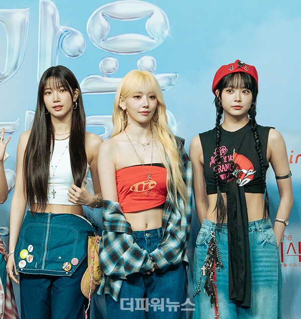 르세라핌카즈하-사쿠라-홍은채,2024SBS가요대전블루카펫