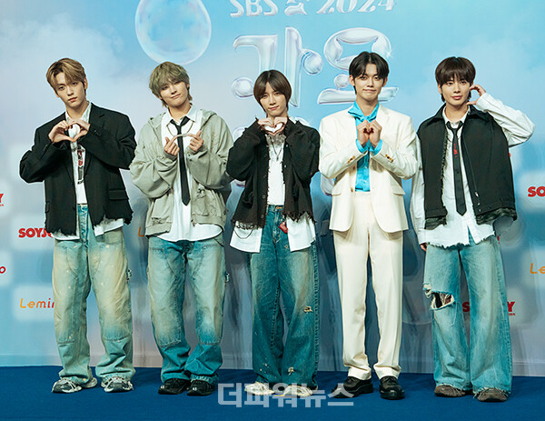 투모로우바이투게더,2024SBS가요대전블루카펫